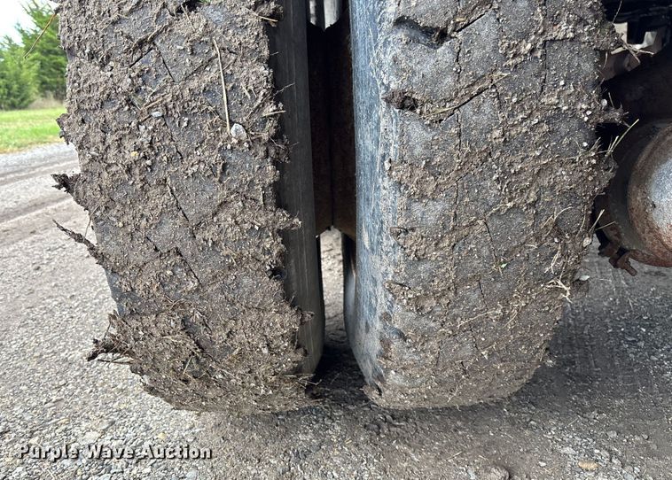 image for item EV3078 1991 International 4900 dump truck