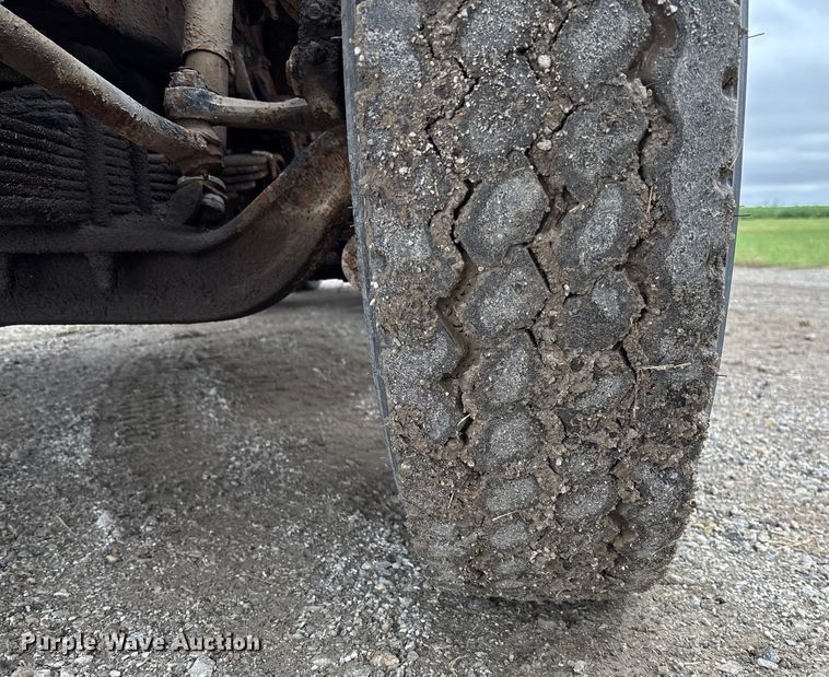 image for item EV3078 1991 International 4900 dump truck