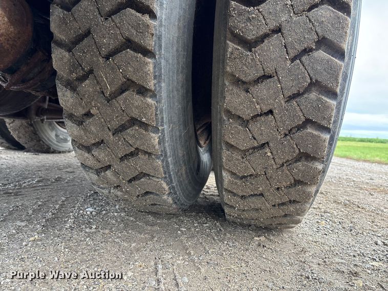 image for item EV3078 1991 International 4900 dump truck