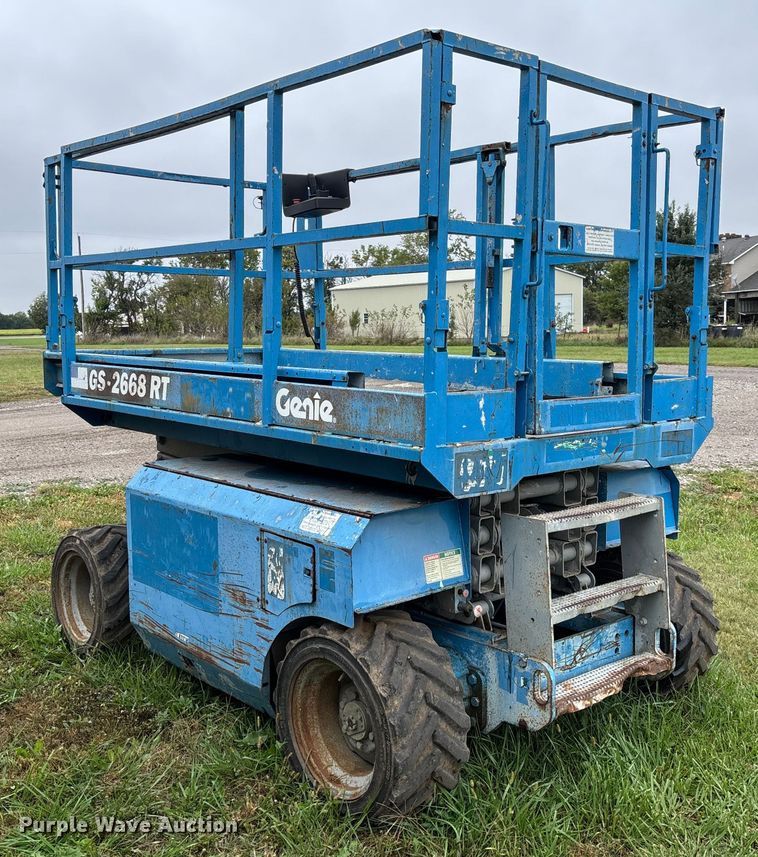 image for item EV3079 2004 Genie GS-2668 scissor lift