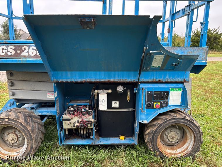 image for item EV3079 2004 Genie GS-2668 scissor lift