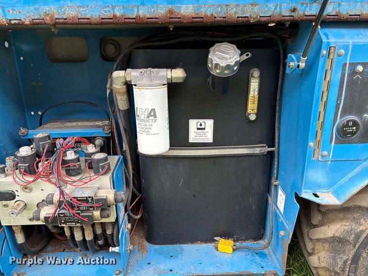 image for item EV3079 2004 Genie GS-2668 scissor lift