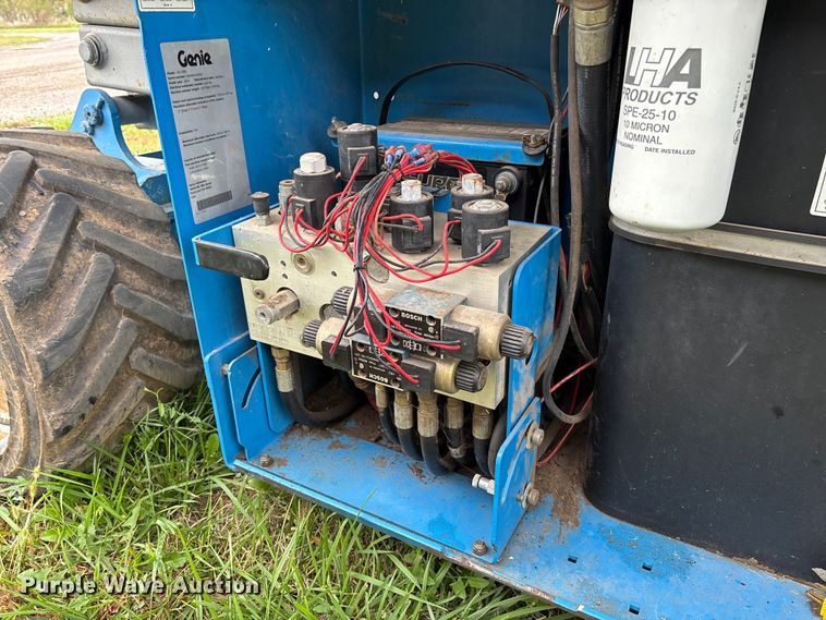 image for item EV3079 2004 Genie GS-2668 scissor lift