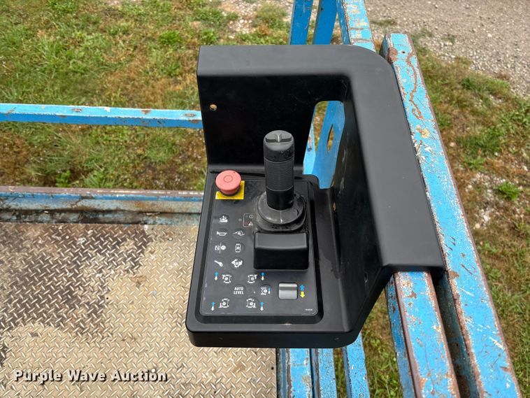 image for item EV3079 2004 Genie GS-2668 scissor lift