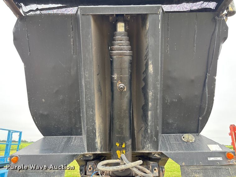 image for item EV3080 2006 Hilbilt 283/16HDXL end dump trailer