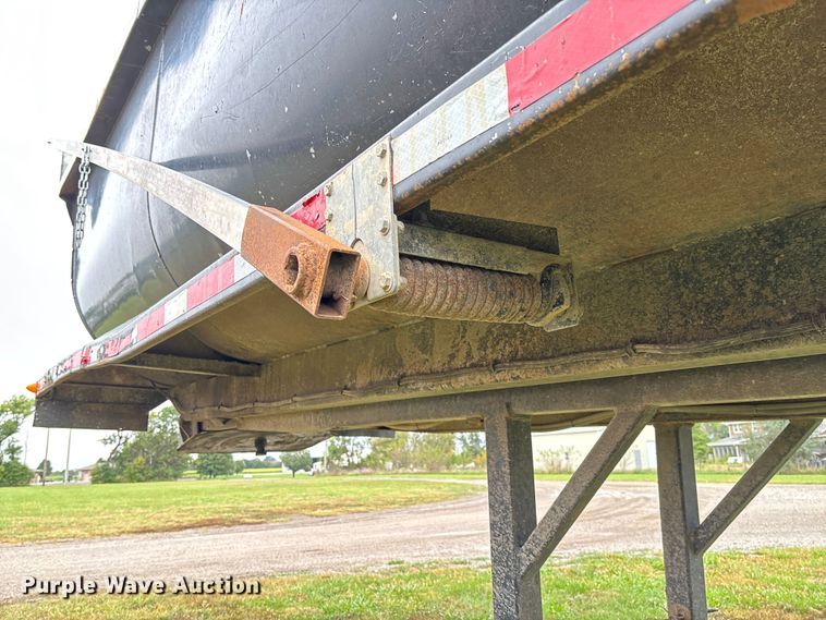 image for item EV3080 2006 Hilbilt 283/16HDXL end dump trailer