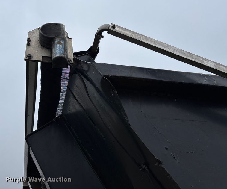 image for item EV3080 2006 Hilbilt 283/16HDXL end dump trailer