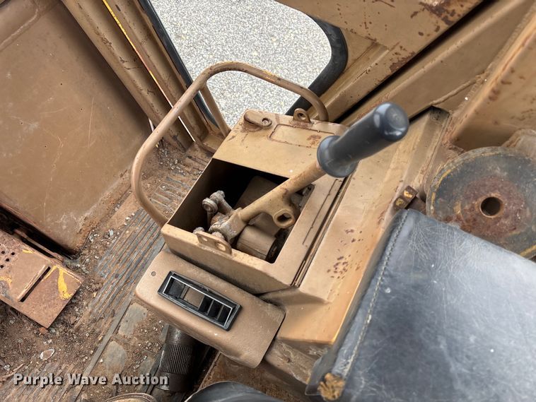 image for item EV3096 1990 Caterpillar 953 track loader