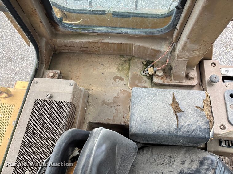 image for item EV3096 1990 Caterpillar 953 track loader