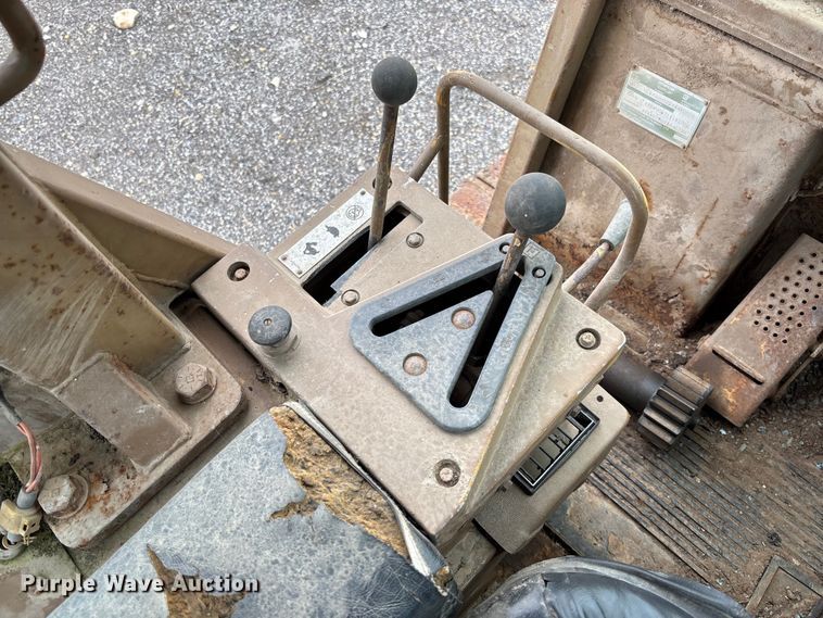 image for item EV3096 1990 Caterpillar 953 track loader