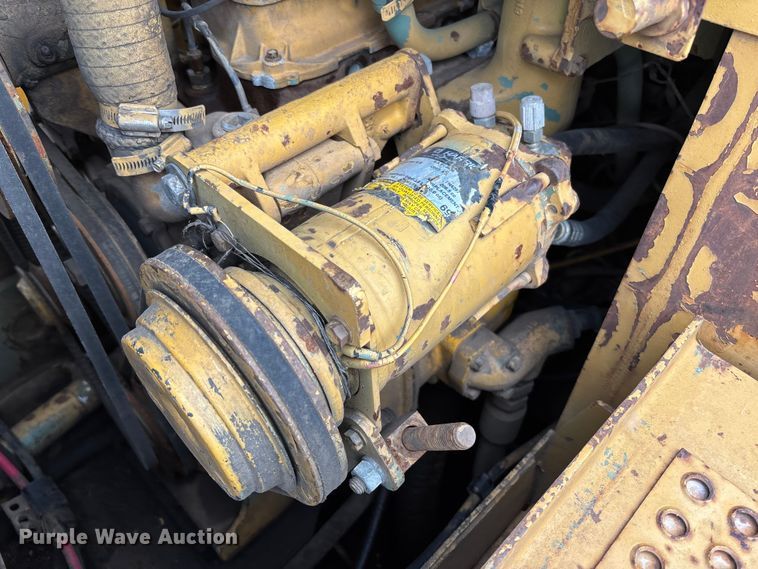 image for item EV3096 1990 Caterpillar 953 track loader