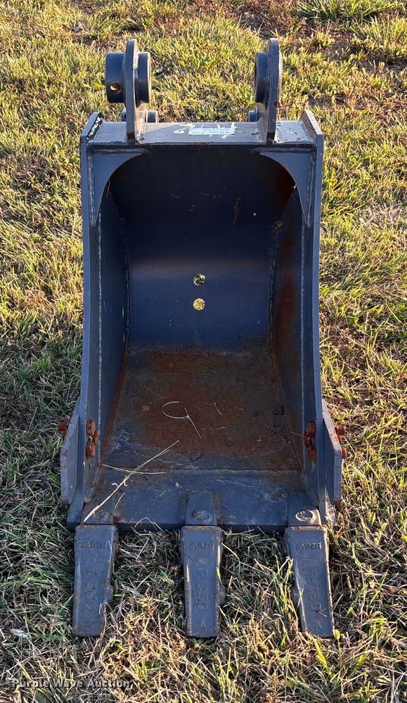 image for item EV3124 excavator bucket