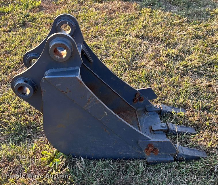 image for item EV3124 excavator bucket