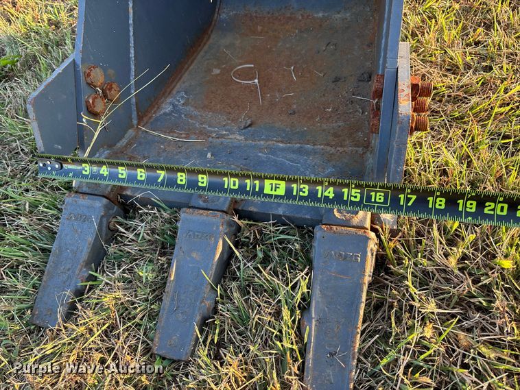 image for item EV3124 excavator bucket