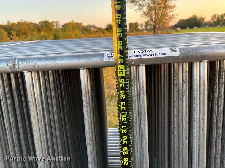 image for item EV3134 (35) security fence panels  