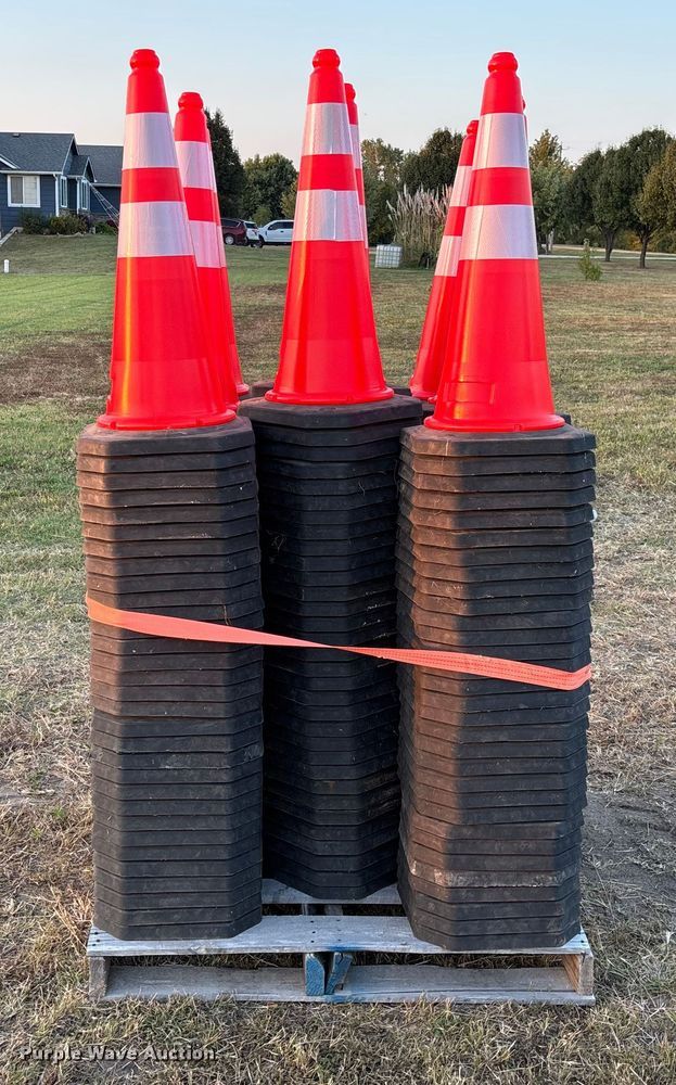 image for item EV3137 (250) traffic cones