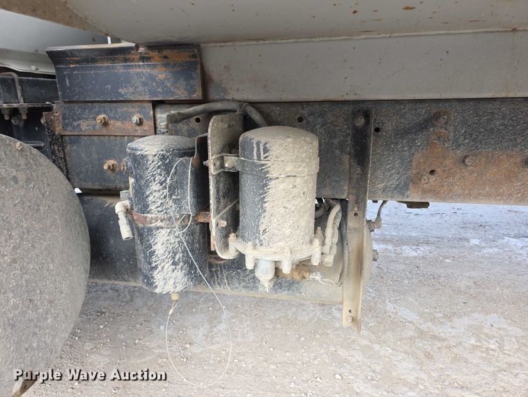 image for item FI0594 1997 Mack RD688S dump truck