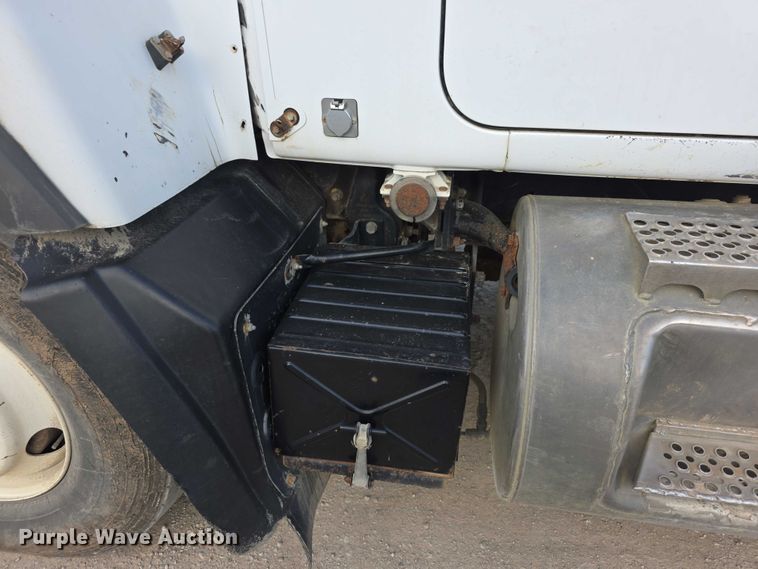 image for item FI0594 1997 Mack RD688S dump truck