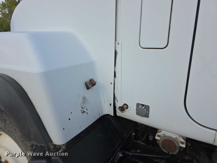 image for item FI0594 1997 Mack RD688S dump truck