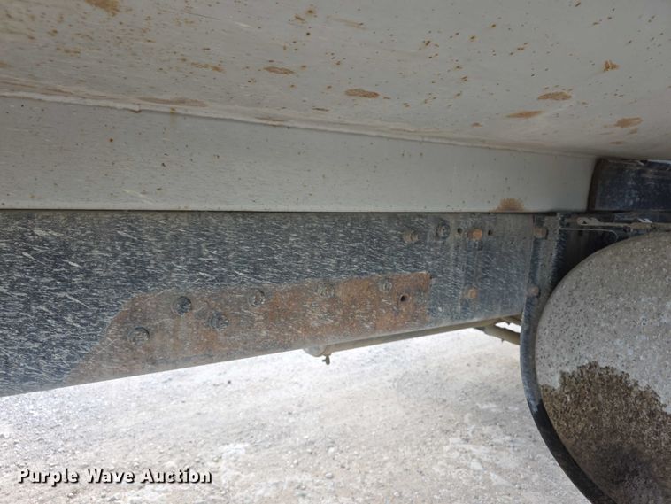 image for item FI0594 1997 Mack RD688S dump truck