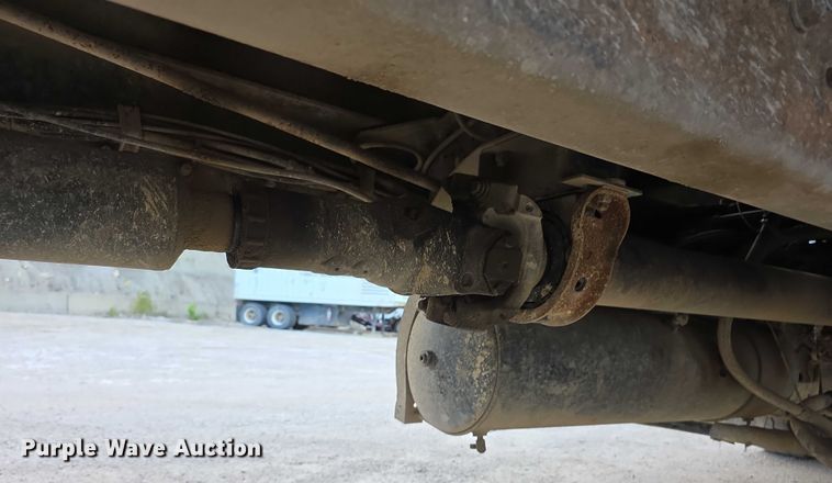 image for item FI0594 1997 Mack RD688S dump truck