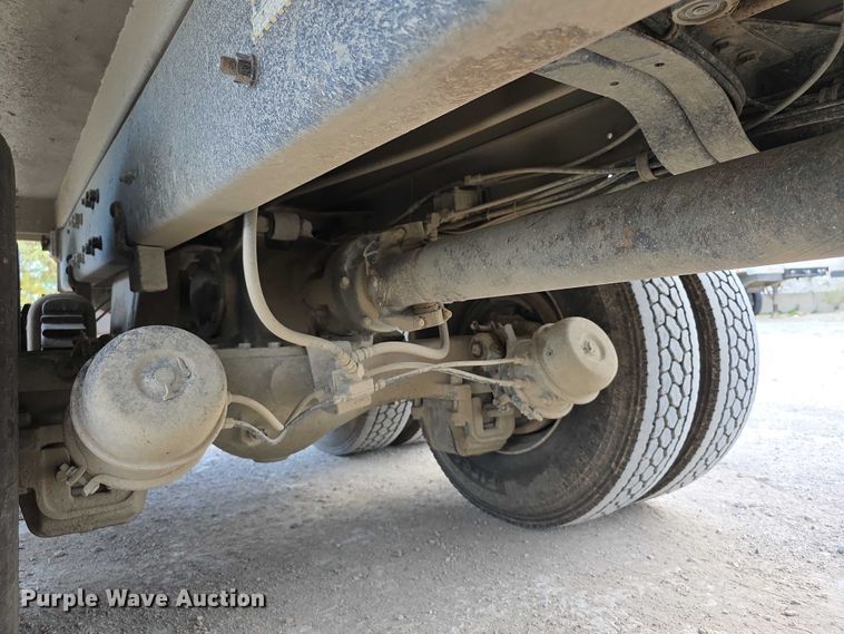 image for item FI0594 1997 Mack RD688S dump truck