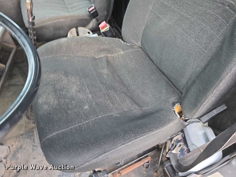 image for item FI0594 1997 Mack RD688S dump truck