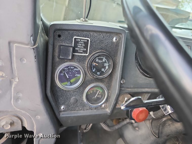 image for item FI0594 1997 Mack RD688S dump truck