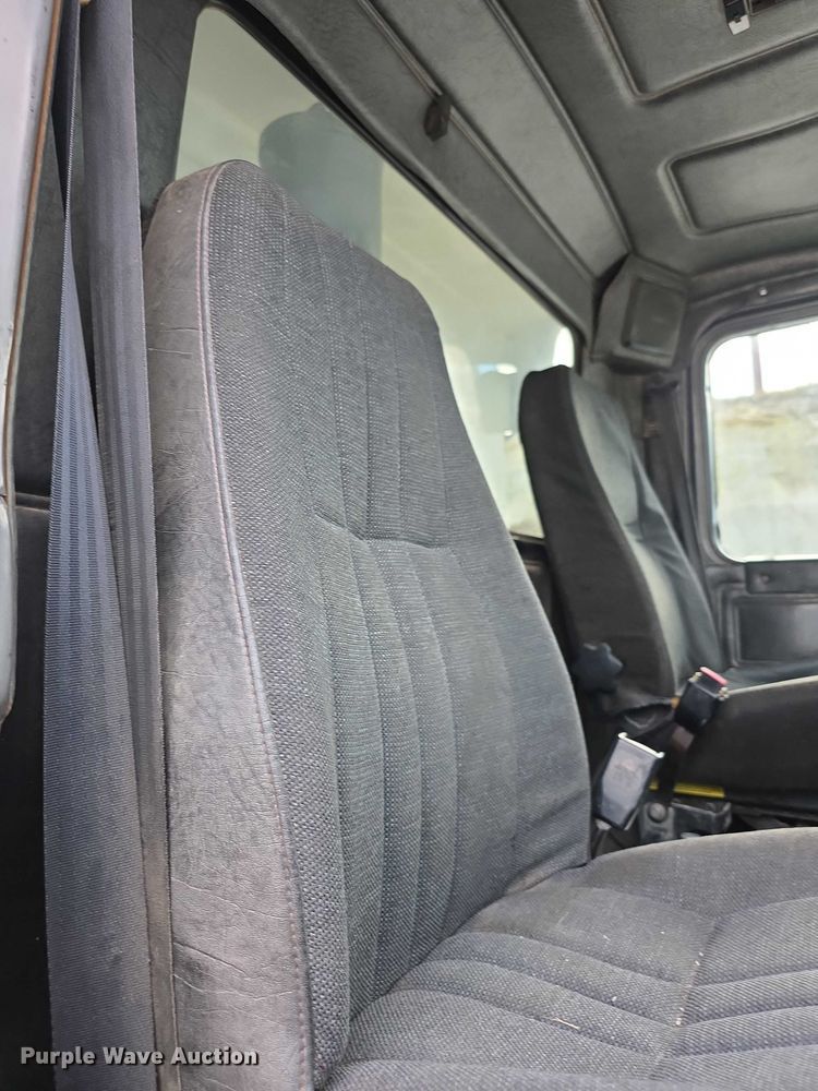 image for item FI0594 1997 Mack RD688S dump truck