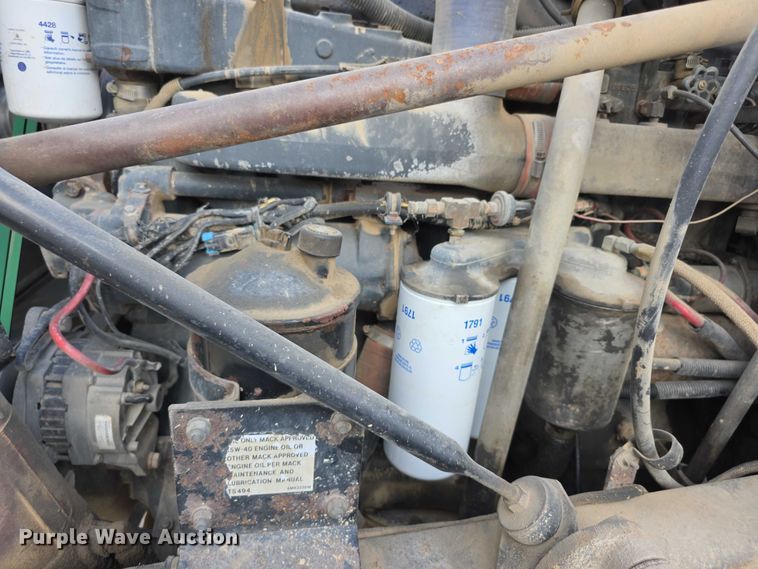 image for item FI0594 1997 Mack RD688S dump truck