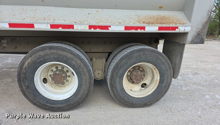 image for item FI0594 1997 Mack RD688S dump truck