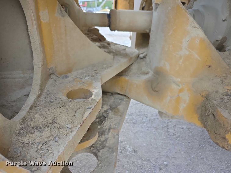 image for item FI0595 1997 Caterpillar 988F wheel loader