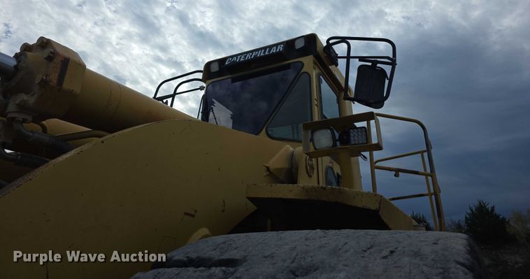 image for item FI0595 1997 Caterpillar 988F wheel loader