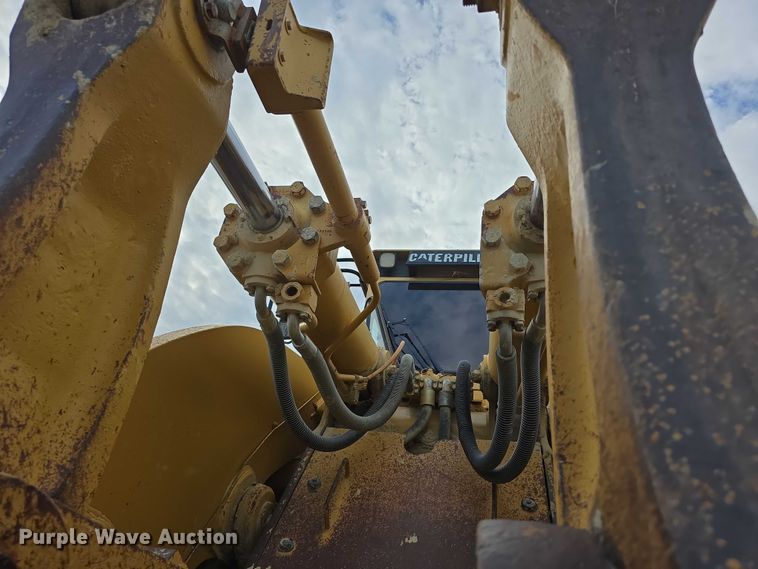 image for item FI0595 1997 Caterpillar 988F wheel loader