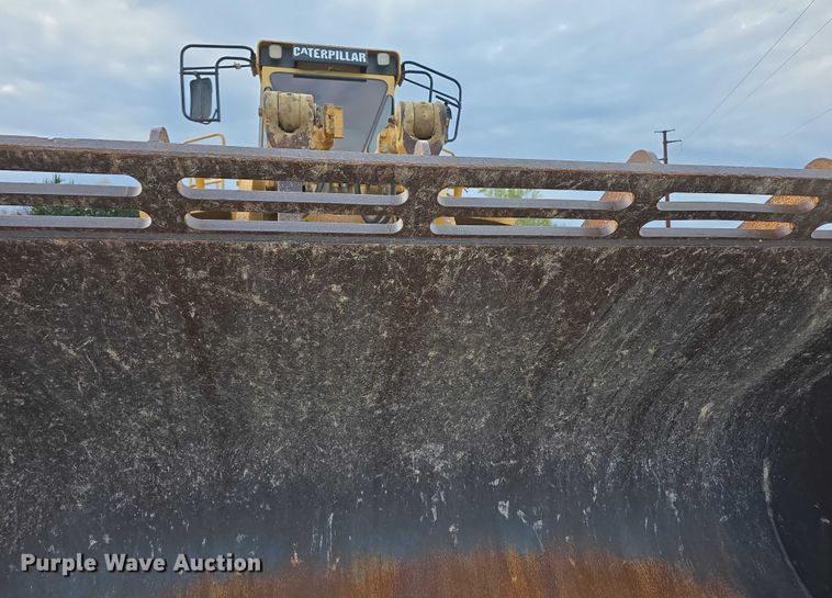 image for item FI0595 1997 Caterpillar 988F wheel loader