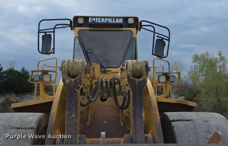 image for item FI0595 1997 Caterpillar 988F wheel loader