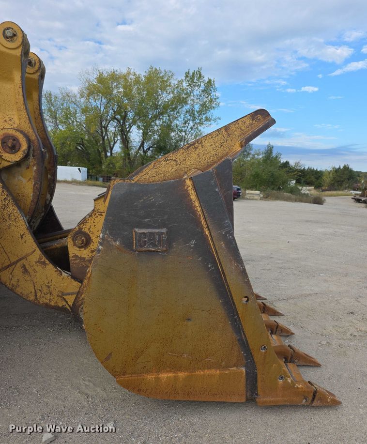image for item FI0595 1997 Caterpillar 988F wheel loader