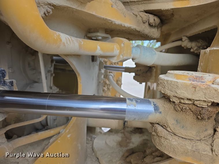 image for item FI0595 1997 Caterpillar 988F wheel loader