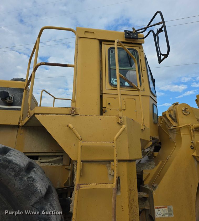 image for item FI0595 1997 Caterpillar 988F wheel loader