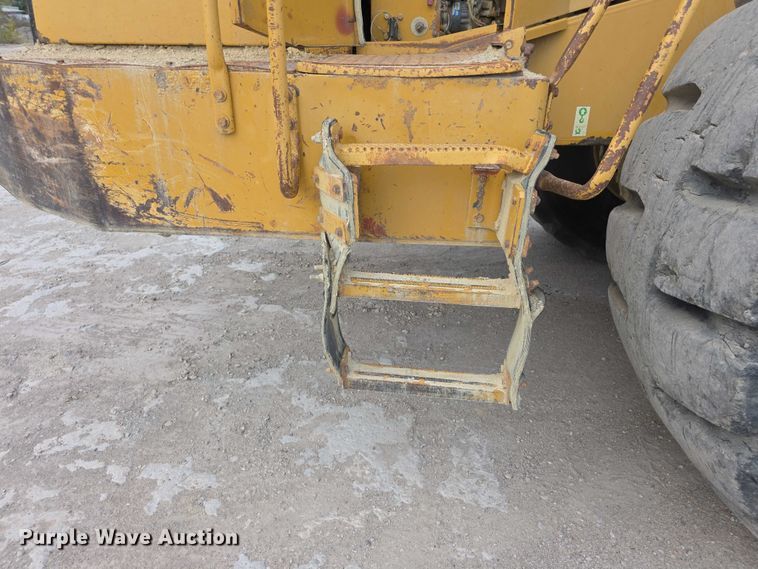 image for item FI0595 1997 Caterpillar 988F wheel loader