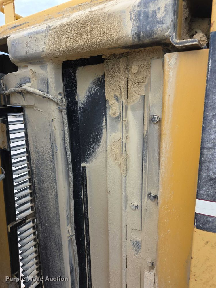 image for item FI0595 1997 Caterpillar 988F wheel loader