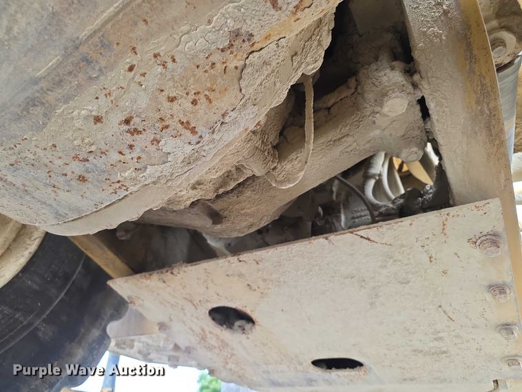 image for item FI0595 1997 Caterpillar 988F wheel loader