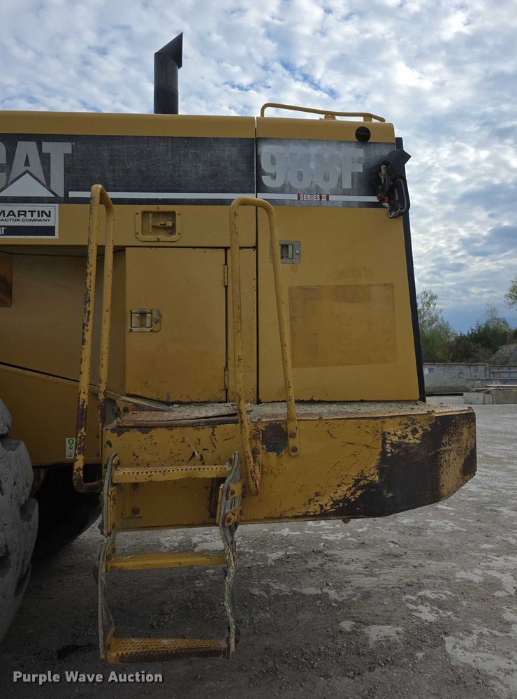 image for item FI0595 1997 Caterpillar 988F wheel loader