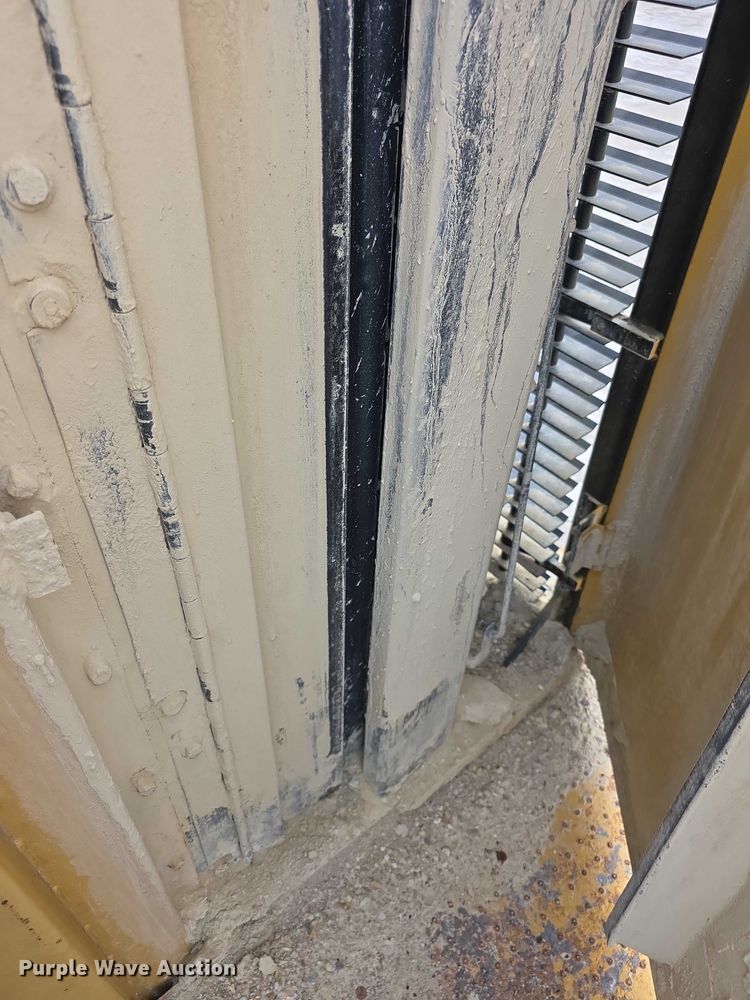 image for item FI0595 1997 Caterpillar 988F wheel loader