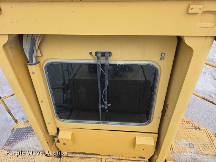 image for item FI0595 1997 Caterpillar 988F wheel loader