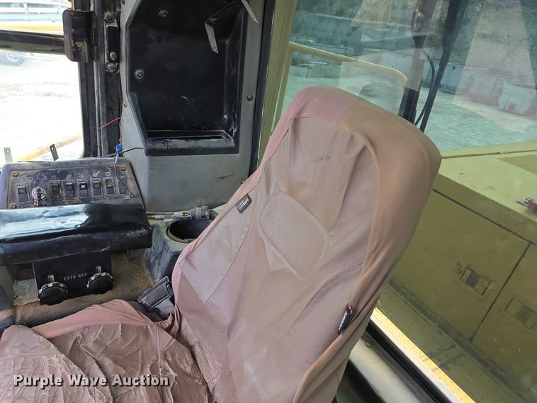 image for item FI0595 1997 Caterpillar 988F wheel loader