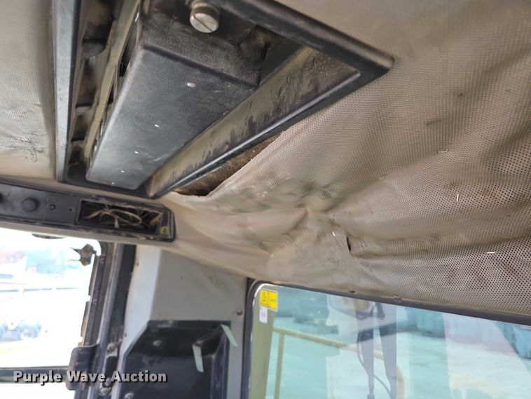 image for item FI0595 1997 Caterpillar 988F wheel loader