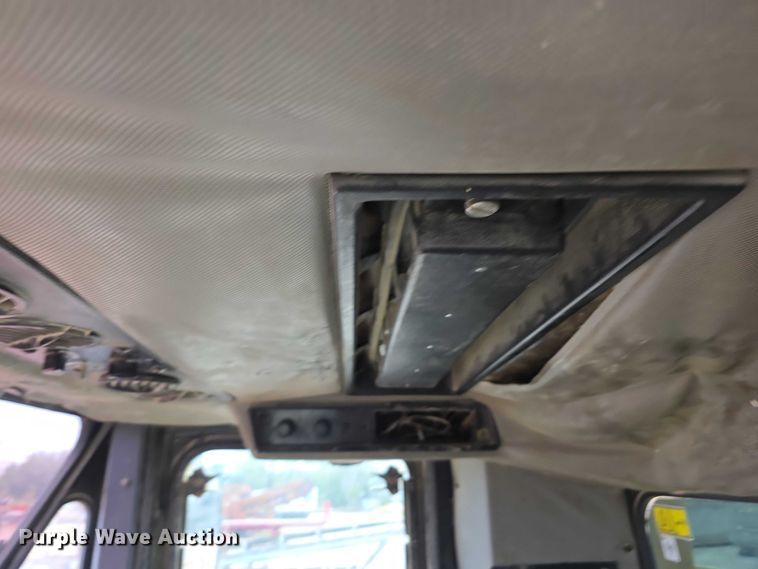 image for item FI0595 1997 Caterpillar 988F wheel loader