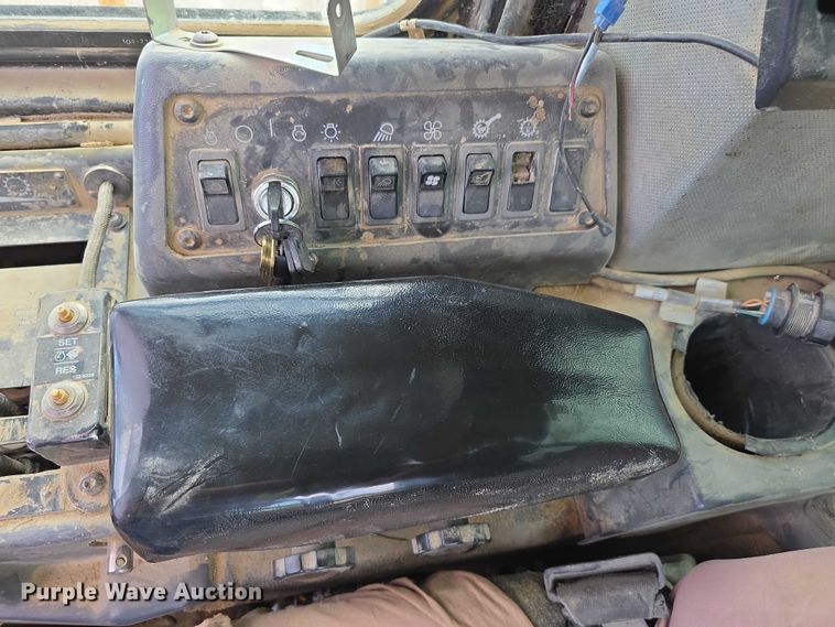 image for item FI0595 1997 Caterpillar 988F wheel loader