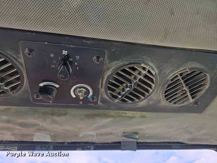 image for item FI0595 1997 Caterpillar 988F wheel loader